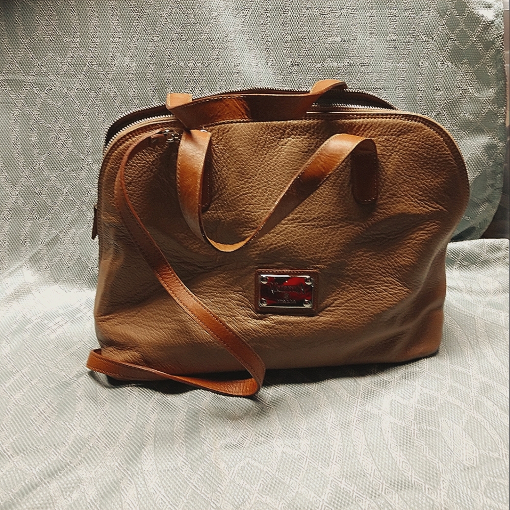 Valentina leather bag gently used shoulder strap smoke and pet free